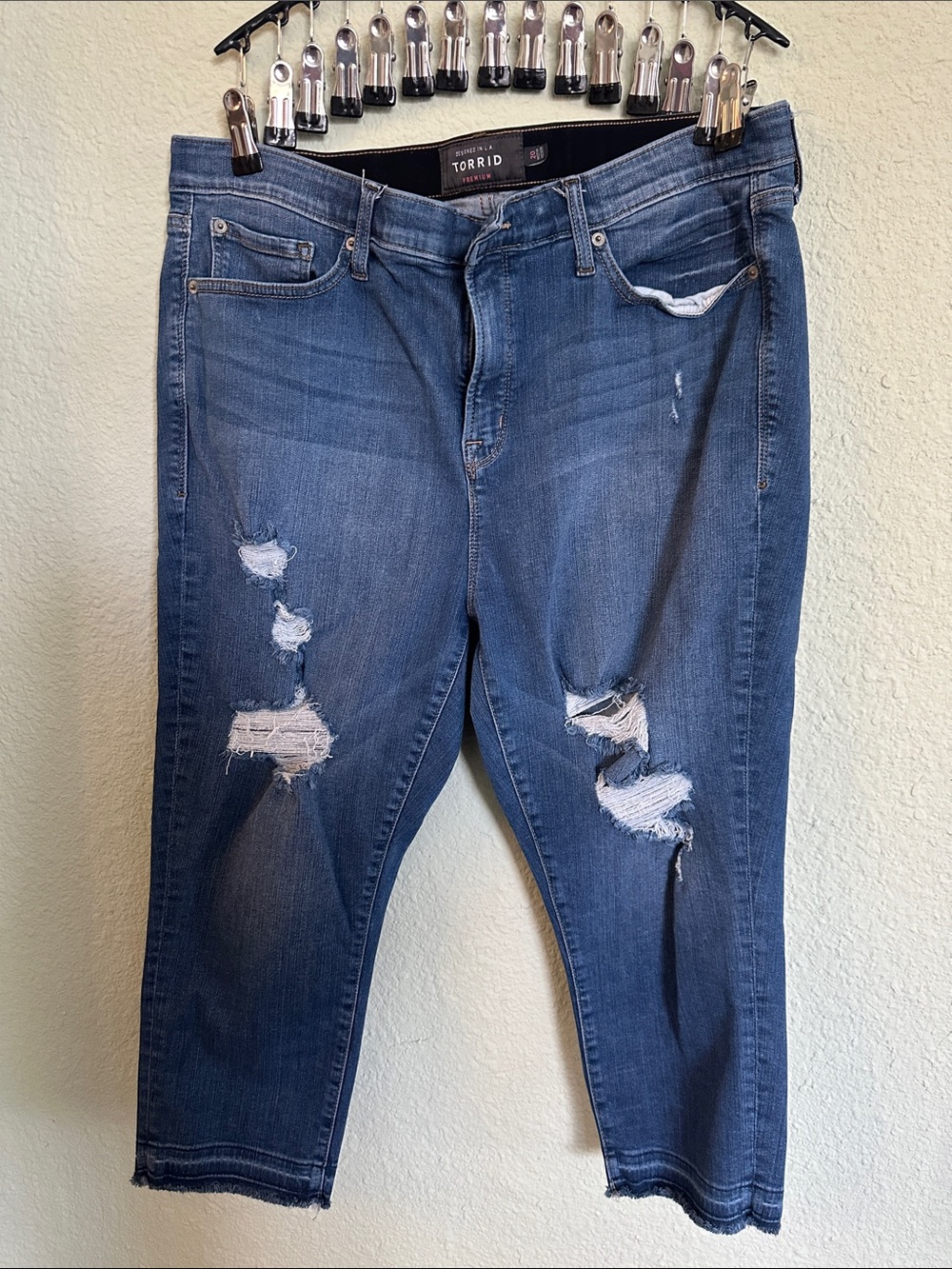 Torrid Blue Distressed Cropped length Skinny Jeans